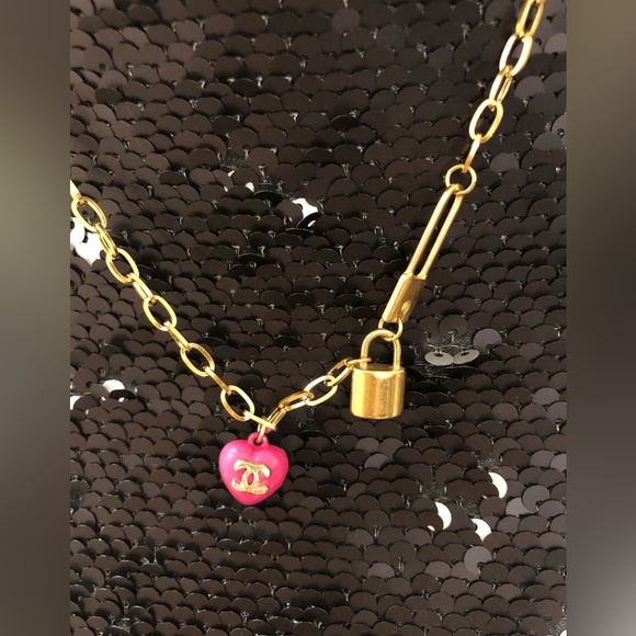CHANEL Auth. Charm 3D Heart onto Love Lock Pendant Necklace SS … - Picture 6 of 13